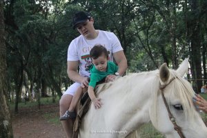 Passeio a cavalo tem grande presença de público