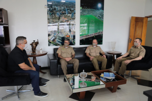 Prefeito recebe comando da 4ª Região de Polícia Militar de Fronteira