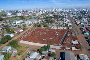 M&atilde;os &agrave; Obra: Pra&ccedil;a da Fam&iacute;lia est&aacute; 50% conclu&iacute;da