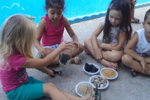 Crian&ccedil;as aprendem a import&acirc;ncia da &aacute;gua 