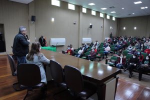 Secretaria de Educação faz avaliação do semestre com gestores