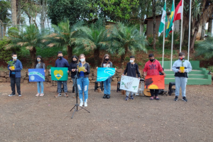 Escolas de Chapecó realizaram momento cívico