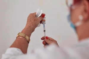 Vacina&ccedil;&atilde;o da segunda dose nesta quarta-feira e n&atilde;o ter&aacute; no domingo