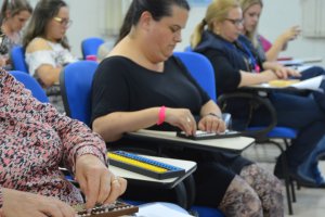 Capacita&ccedil;&atilde;o trabalha a educa&ccedil;&atilde;o inclusiva