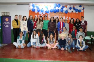 Leitura e teatro contribuem para aproximar alunos das Escolas da Rede Municipal