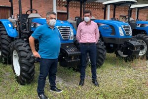 Prefeito de Chapec&oacute; encaminha pedidos na secretaria da Agricultura