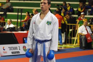 Karateca de Chapecó busca vaga olímpica em mundial