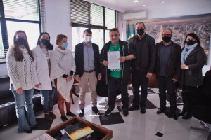 Udesc doa carne de 11 bois de corte para a Assistência Social