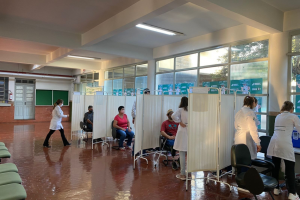 Segunda-feira tem vacinação para 20 anos ou mais e indústria