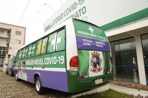 Unidade móvel faz teste da Covid no Parque da Efapi