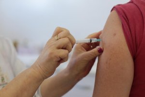 Chapec&oacute; j&aacute; antecipou segunda dose de Astrazeneca para dez semanas