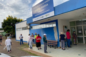 Vacinação a partir dos 74 anos continua neste domingo