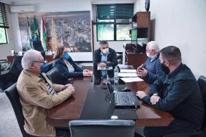 Prefeito recebe diretoria do Verde Vida