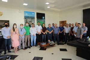 Prefeito de Chapec&oacute; recebe diretorias do Autom&oacute;vel Clube e Kart Clube