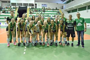 Chape v&ocirc;lei tem sequencia intensa de jogos