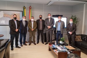 Comitiva de Chapecó na Secretaria de Estado da Saúde