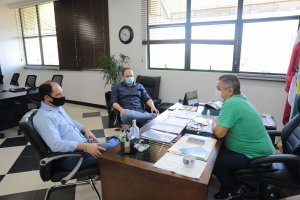 Comitiva de Ven&acirc;ncio Aires visita prefeito de Chapec&oacute;