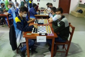Chapecó conquista duas medalhas no primeiro dia do Xadrez, na Olesc