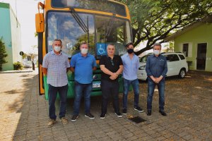 Prefeitura de Chapec&oacute; recebe doa&ccedil;&atilde;o de &ocirc;nibus de transporte coletivo
