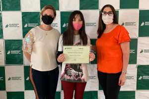 Alunos da rede municipal recebem premiação da Olimpíada de Matemática