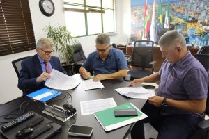 Administração repassa R$ 100 mil para nova sala de espera do HRO