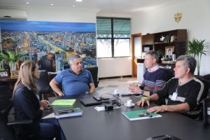 Prefeito recebe promotores de Corrida e Caminhada que ser&aacute; no dia 28 de agosto&nbsp;