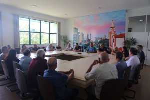 Prefeitura re&uacute;ne moradores do Presidente M&eacute;dici para tratar de terreno e investimentos