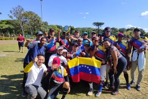 Fundação de Esporte de Chapecó apoia torneio de Softbol entre venezuelanos
