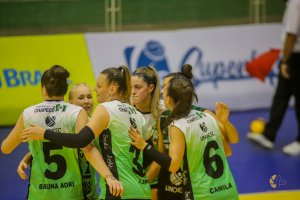 V&ocirc;lei feminino de Chapec&oacute; vence a primeira na Superliga B