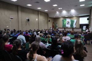 Servidores participam de capacita&ccedil;&atilde;o sobre dengue em Chapec&oacute;