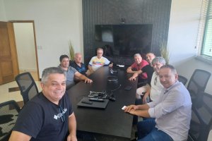 Prefeito recebe lideran&ccedil;as do bairro Efapi