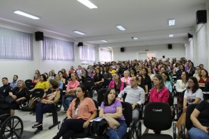 Chapec&oacute; realiza semin&aacute;rio municipal sobre autismo