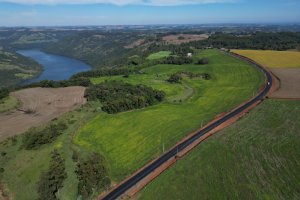 Pavimenta&ccedil;&atilde;o Rural na Linha Cachoeira est&aacute; 90% conclu&iacute;da