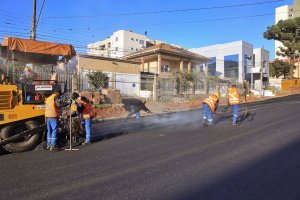 Prefeitura faz alargamento das ruas Assis Brasil e Lauro M&uuml;ller