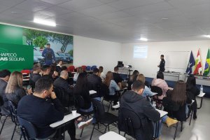 Guarda Municipal ministra palestra para acad&ecirc;micos de Direito da UCEFF