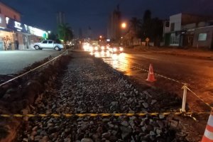 Obras de alargamento da rua Cond&aacute; seguem at&eacute; &agrave; noite