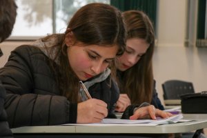 Estudantes da rede municipal realizam treinamento para a VI OMOC