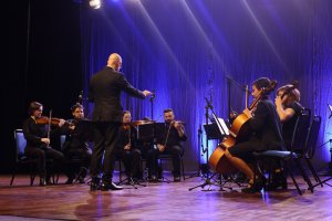 Teatro Municipal de Chapec&oacute; recebeu mil pessoas no Encontro Brasileiro de Orquestras