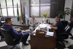 Prefeito recebe deputado estadual