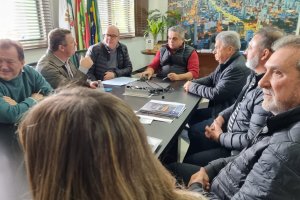 Prefeito recebe Comiss&atilde;o Organizadora da Fetranslog