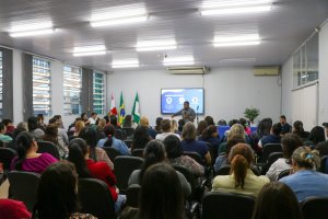 Forma&ccedil;&atilde;o para equipes de limpeza das escolas municipais