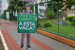 Prefeitura instala placas de conscientiza&ccedil;&atilde;o de estacionamento 