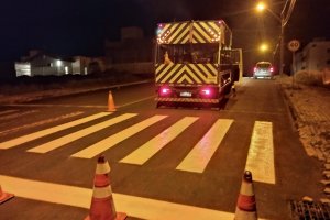 Diretoria de Seguran&ccedil;a P&uacute;blica intensifica sinaliza&ccedil;&atilde;o de tr&acirc;nsito &agrave; noite