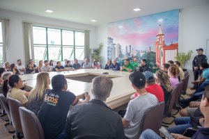 Prefeitura re&uacute;ne comerciantes e refor&ccedil;a seguran&ccedil;a no Terminal de Transporte Coletivo