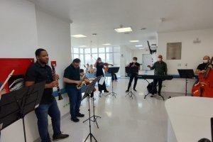Orquestra Sinfônica de Chapecó faz apresentações para pacientes do HRO
