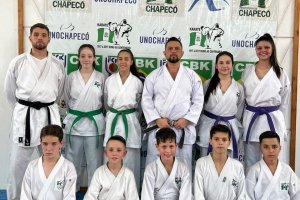 Atletas e t&eacute;cnico do Karat&ecirc; de Chapec&oacute; representam SC em disputa nacional