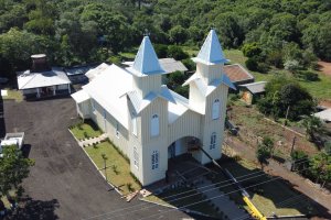 Igreja da Linha Serrinha &eacute; reinaugurada ap&oacute;s restaura&ccedil;&atilde;o