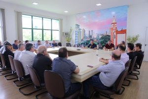 Prefeito fala sobre mobilidade urbana para empresários e entidades