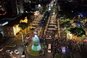 Chapecó realiza desfile de Natal