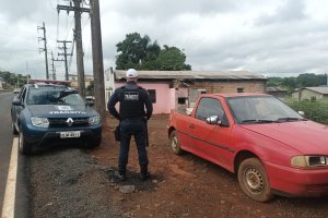 Agentes de Trânsito identificam veículo furtado